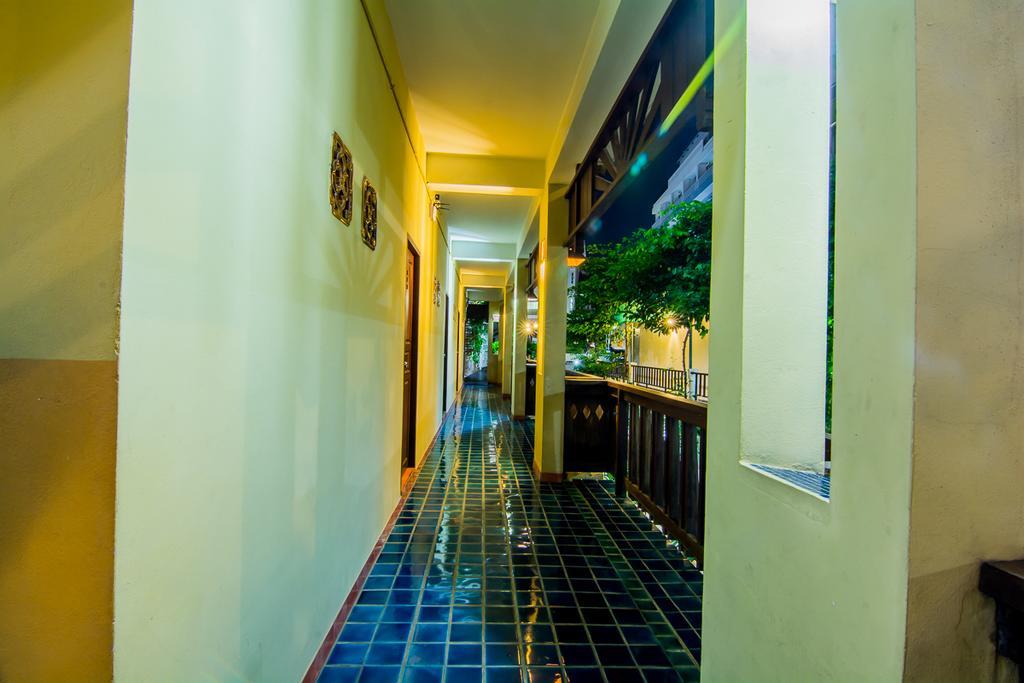 Hotel Sutus Court 2 Pattaya Exterior foto