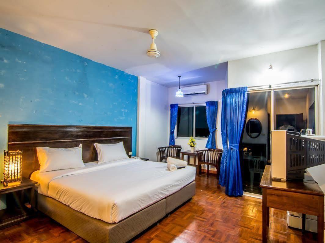 Hotel Sutus Court 2 Pattaya Exterior foto