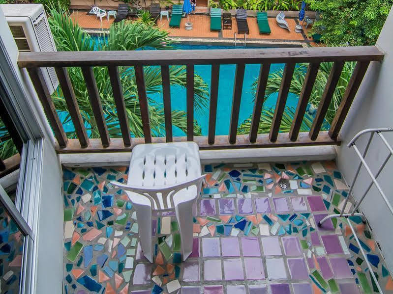 Hotel Sutus Court 2 Pattaya Exterior foto