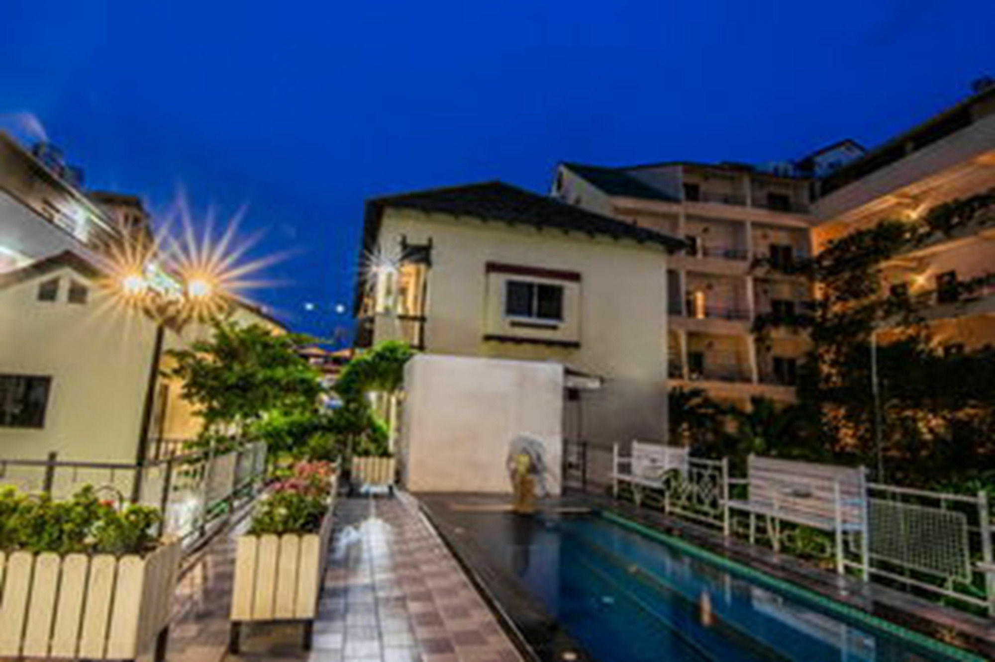 Hotel Sutus Court 2 Pattaya Exterior foto